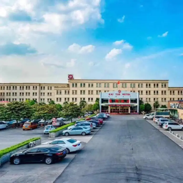 Лохэ: Kai Yue Hotel