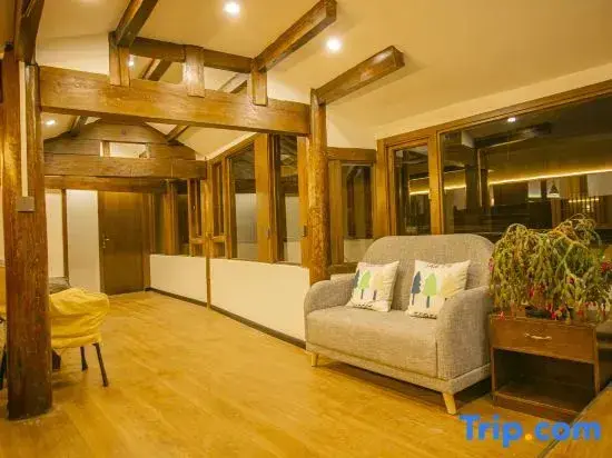 Лицзян: Wuhuashizhilv Hostel