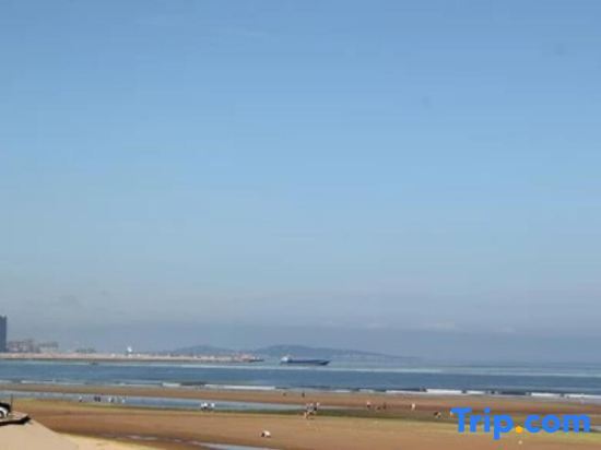 Циндао: Homeinn Hotel (Qingdao West Coast Chengshiyangtai Seawater Bathing Beach)