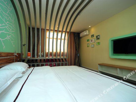 Куньмин: Yunzhishang Theme Hotel (Kunming Nanya Style First City Guangfu Road Branch)