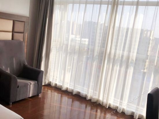 Циндао: Yingji Hotel (Qingdao Chengyang Wanxianghui Branch)