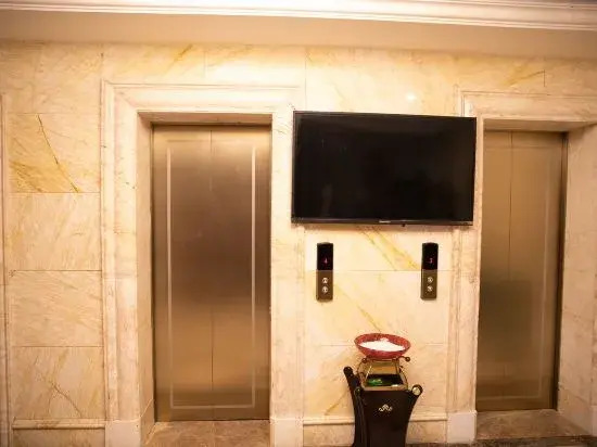 Циндао: Qingdao Laixi White Egret Lake Hotel