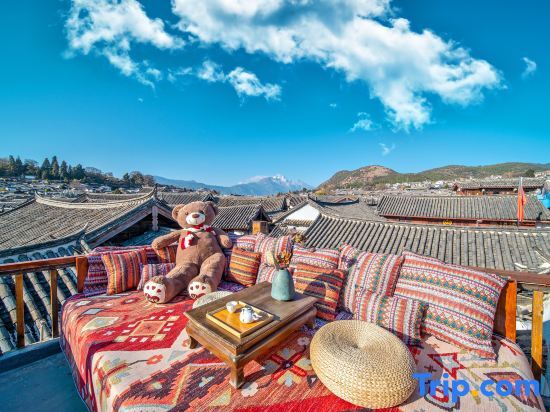 Лицзян: Lijiang pure sunshine · panoramic view of the ancient city and snow mountain