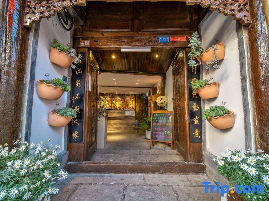 Лицзян: Lijiang pure sunshine · panoramic view of the ancient city and snow mountain