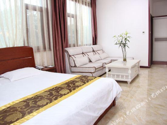 Циндао: Jinda Business Hotel