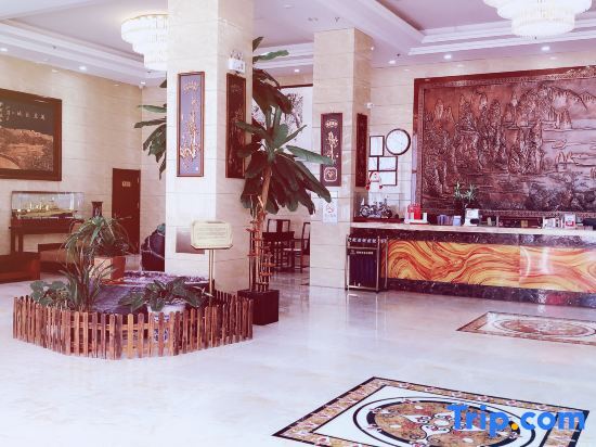 Циндао: Jinda Business Hotel