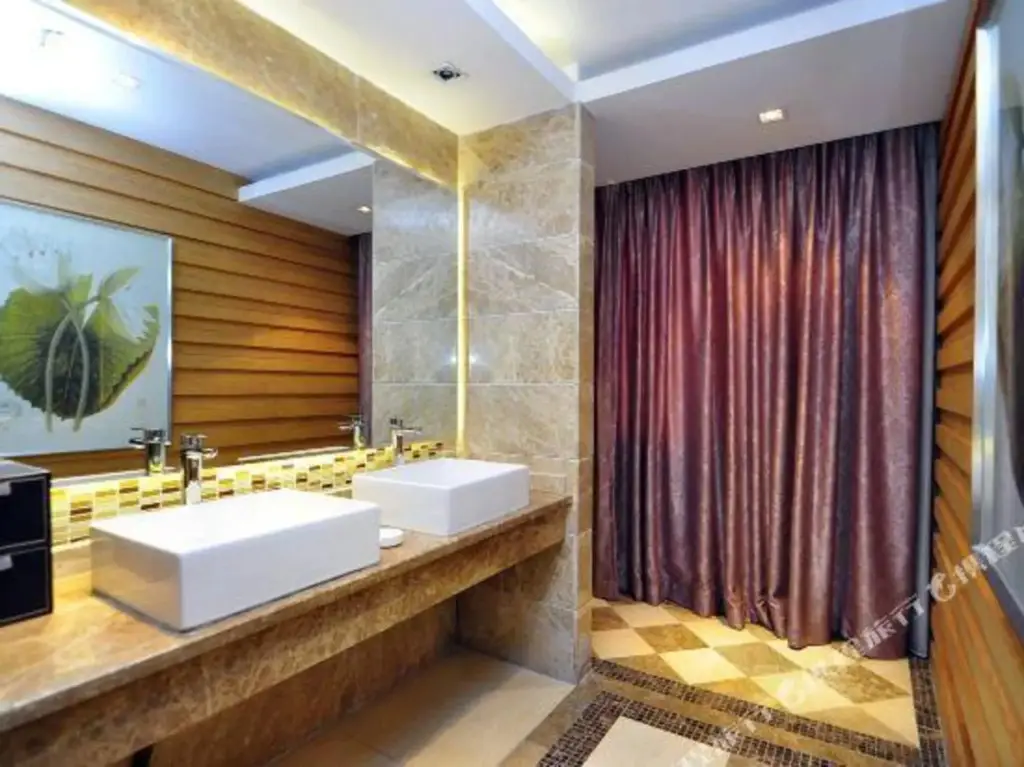 Куньмин: Mandan Hotel (Kunming Dongfeng Square Subway Station)