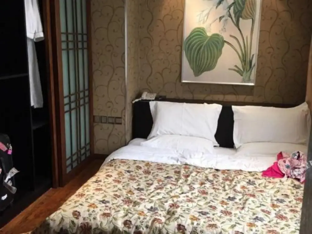 Куньмин: Mandan Hotel (Kunming Dongfeng Square Subway Station)