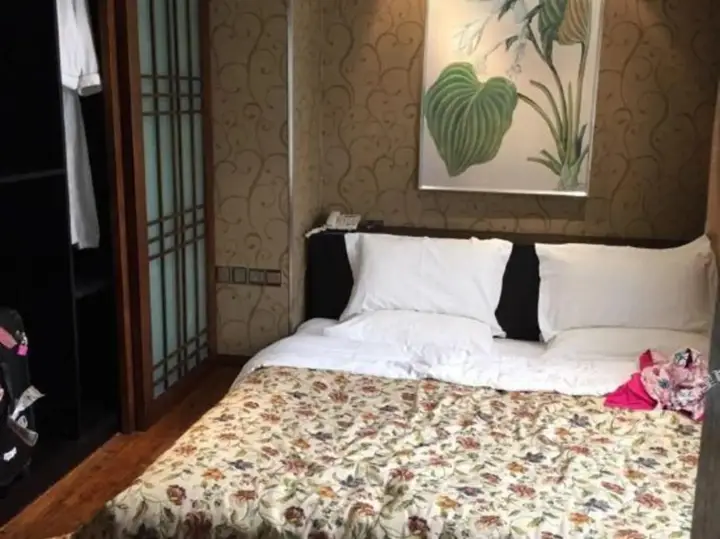 Куньмин: Mandan Hotel (Kunming Dongfeng Square Subway Station)