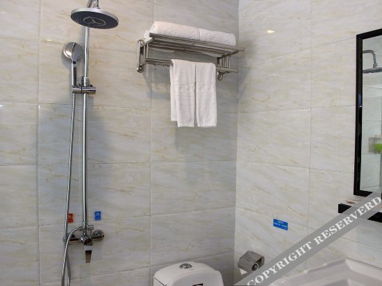 Шэньчжэнь: Huachen Four Seasons Hotel (Shenzhen North Railway Station Minzhi Subway Station)