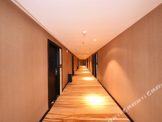 Moonlight Hotel (Changsha Meixi Lake) — фото 1