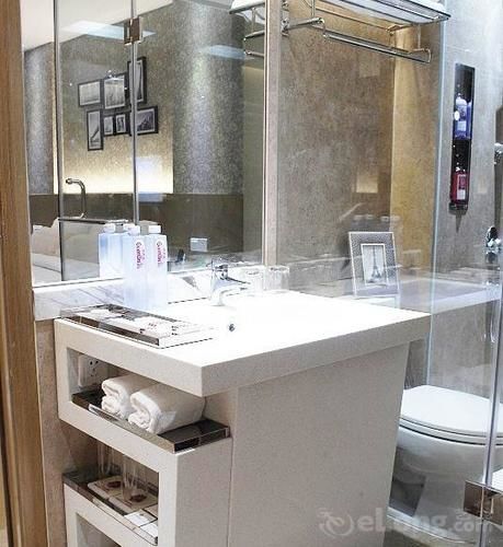 Шэньчжэнь: Bafei Hotel (Shenzhen Gongming Square Metro Station)