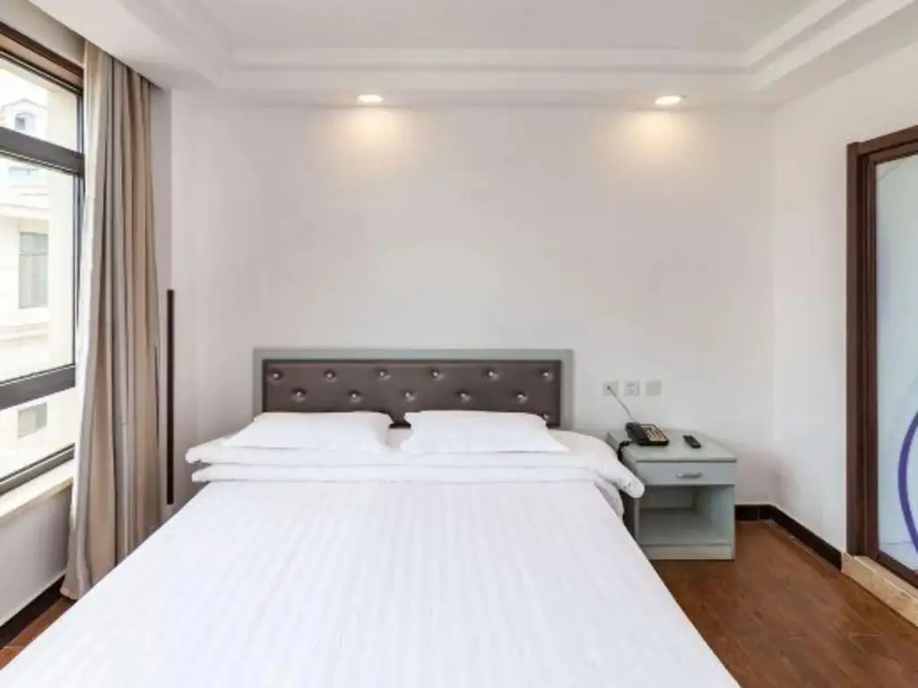 Далянь: Huating Hotel