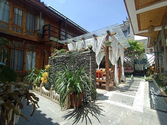 Дали: Quwanba Yuexi Inn