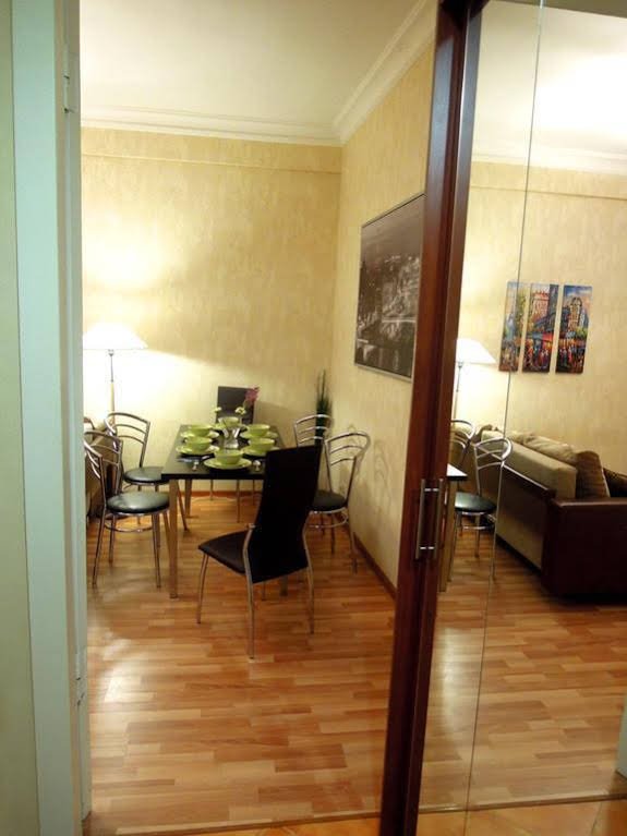 Москва: Lakshmi Apartment Kievskaya