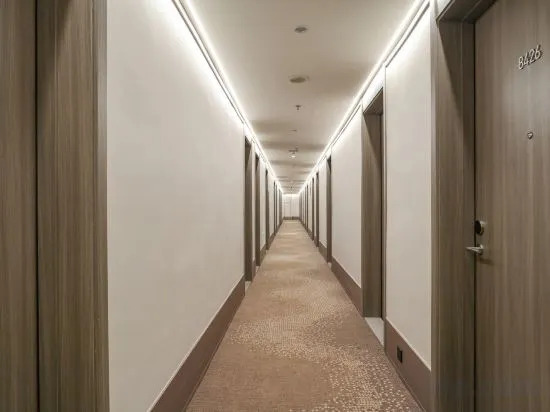 Hanting Hotel (Nanjing Jiangpu Longhua Road Metro Station) — фото 1