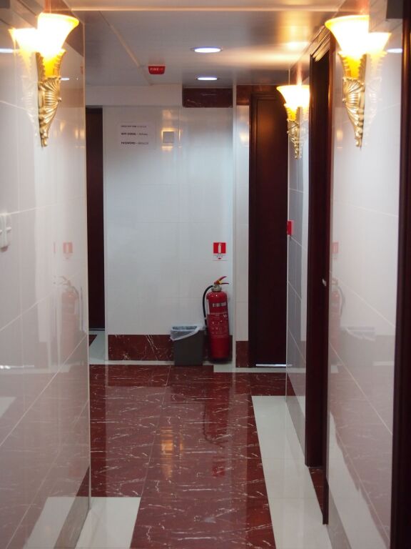 Гонконг: Premium Lounge