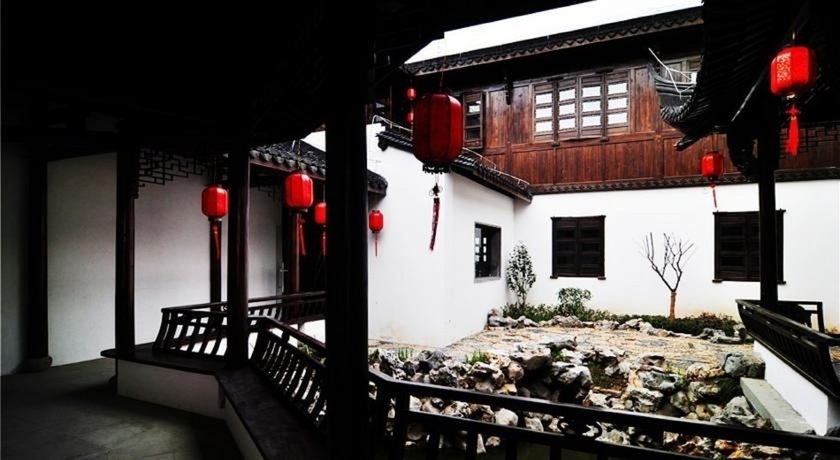 Цзясинь: New Century Yanguan Ancient Town