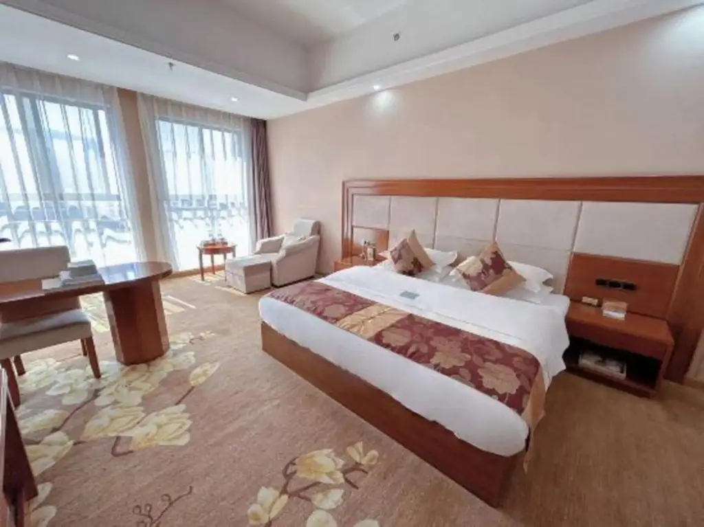 Линьцан: Golden Begonia Donggang Hotel Lincang