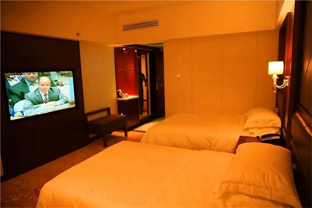 Ксучанг: Yuebanwan Hotel (Fat Donglai at Xuchang Railway Station)