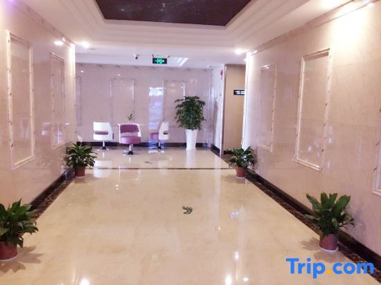 Цзясинь: Dongyuan Business Hotel