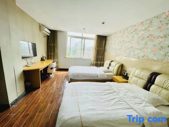 Цзясинь: Dongyuan Business Hotel