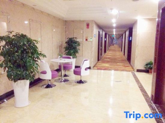 Цзясинь: Dongyuan  Business Hotel