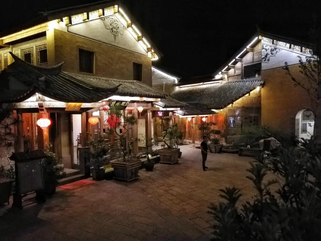 Дали: landscape Hotel Shaxi