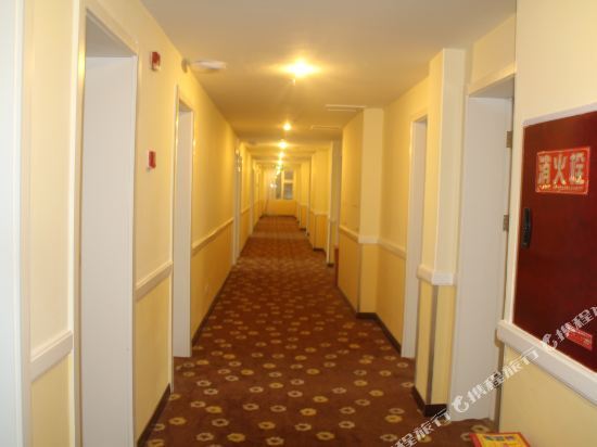 Home Inn Pebble Hotel (Langzhong Ancient City) — фото 1