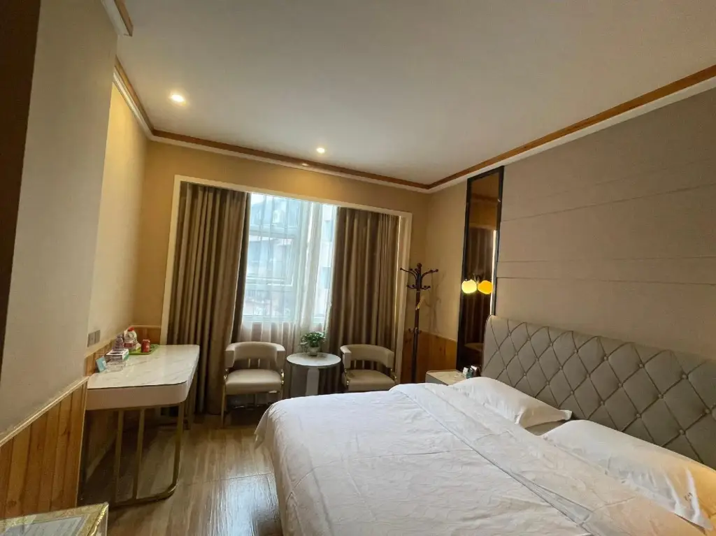 Мяньян: Jiutian Holiday Hotel