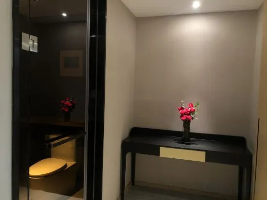 Гуанчжоу: GuangZhou Baiyun Station Sanyuanli Avenue Atour Hotel