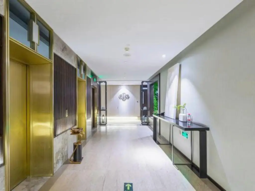 Хух-Хото: Yunyi Zizai Hotel (Hohhot Meteorological Bureau Military Area)
