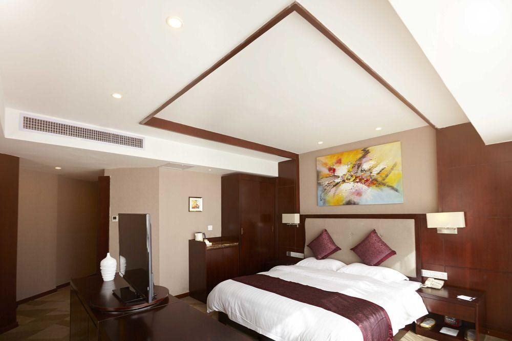 Ухань: Jinyue Tangchi Hotel Xiangxie Qintai