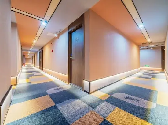 Чунцин: Hanting Hotel Chongqing Jiefangbei Pedestrian Street Center