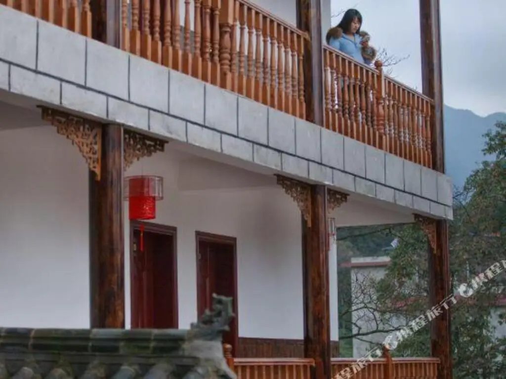 Яань: Tianranju Inn