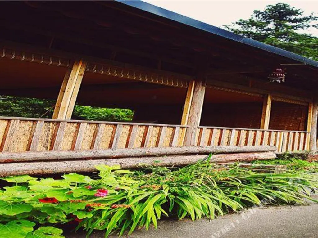 Яань: Tianranju Inn