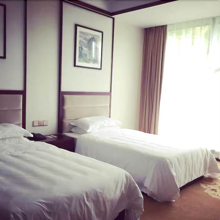 Яань: Longquan Hotel