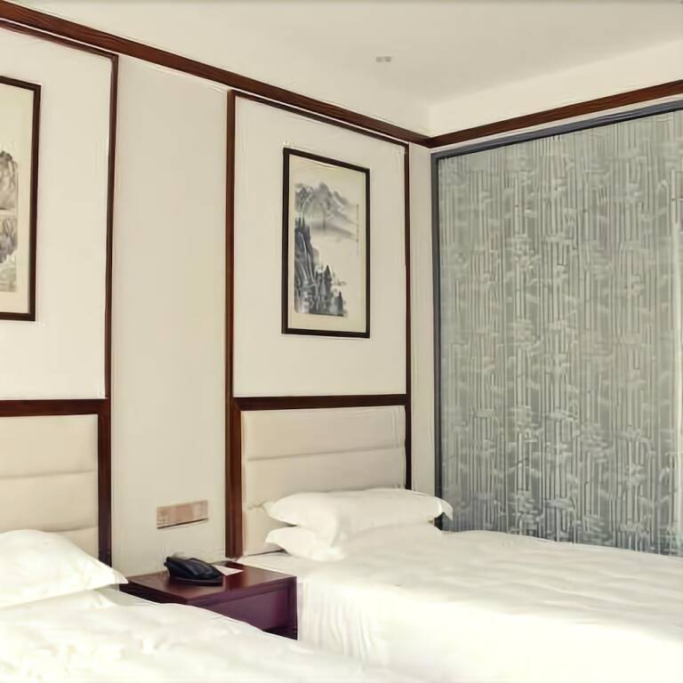 Longquan Hotel — фото 1