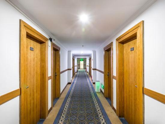Пекин: Airui Hotel (Beijing North China Electric Power University)