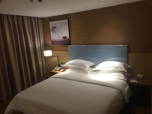 Шэньчжэнь: Jtour Inn at Songgang Metro Station Songming Avenue