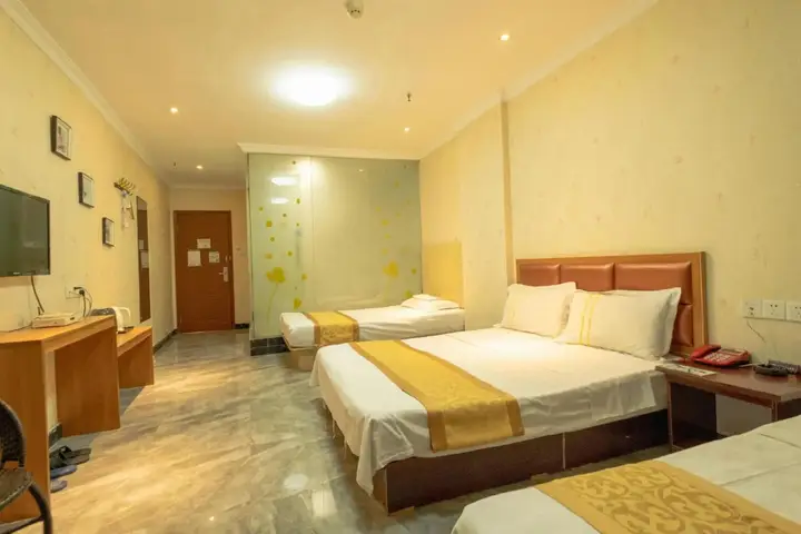 Ухань: Longyi Hotel (Wuhan Happy Valley Wuhan High-speed Railway Station)
