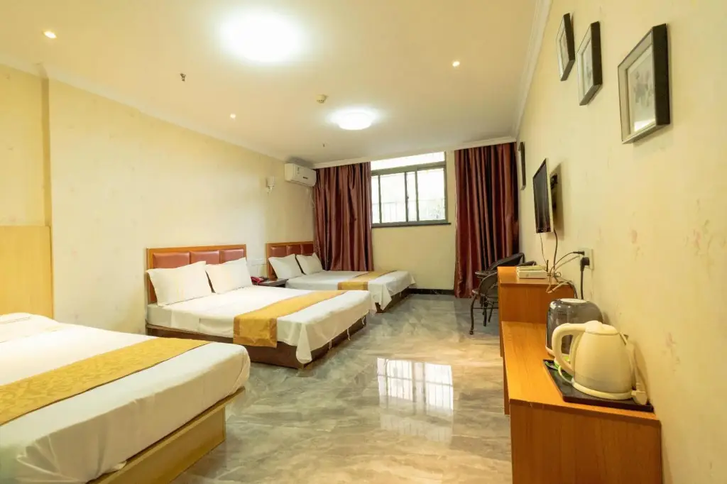 Ухань: Longyi Hotel (Wuhan Happy Valley Wuhan High-speed Railway Station)
