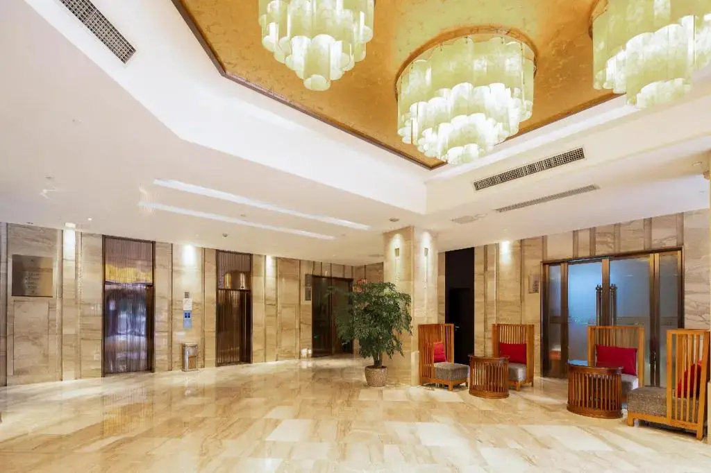 Чунцин: Rezen Kingtown Hotel (Chongqing Ranjiaba)