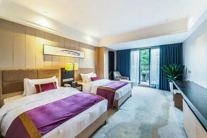 Чунцин: Rezen Kingtown Hotel (Chongqing Ranjiaba)