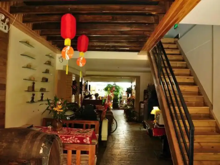 Дали: Bingdao Huayue Inn