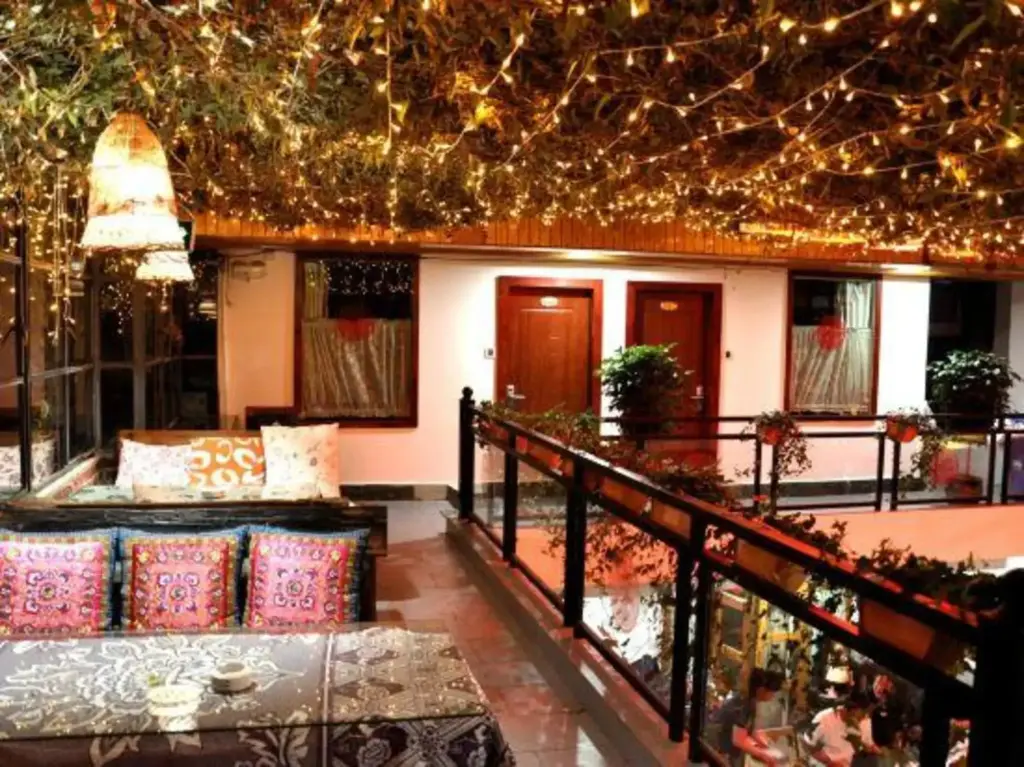 Дали: Bingdao Huayue Inn