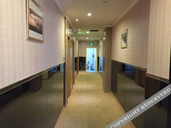 Уси: Wanzai Matou City Hotel