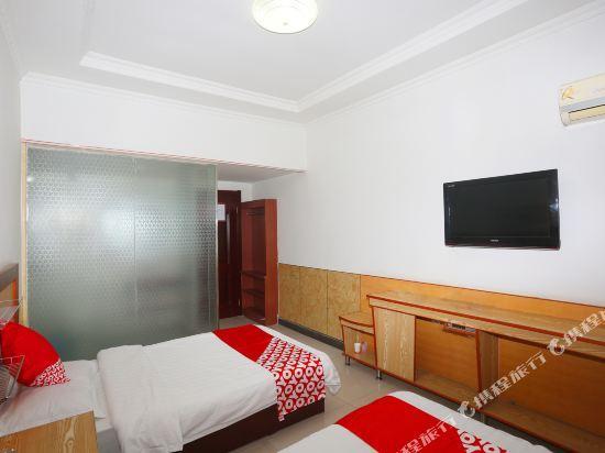 Линьи: Yimengshan Business Hotel Pingyi