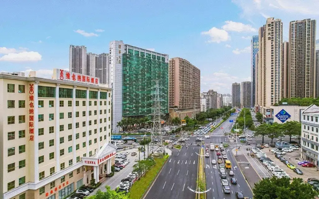 Шэньчжэнь: Vienna International Hotel Shenzhen Longhua Center
