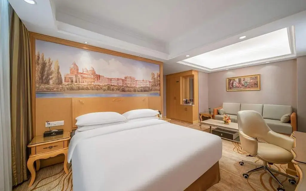 Шэньчжэнь: Vienna International Hotel Shenzhen Longhua Center